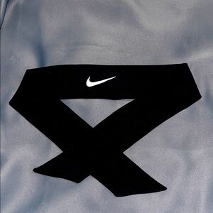 Nike Black and White Sports Headband